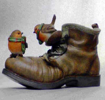 Resin robin boot planter large �14.99